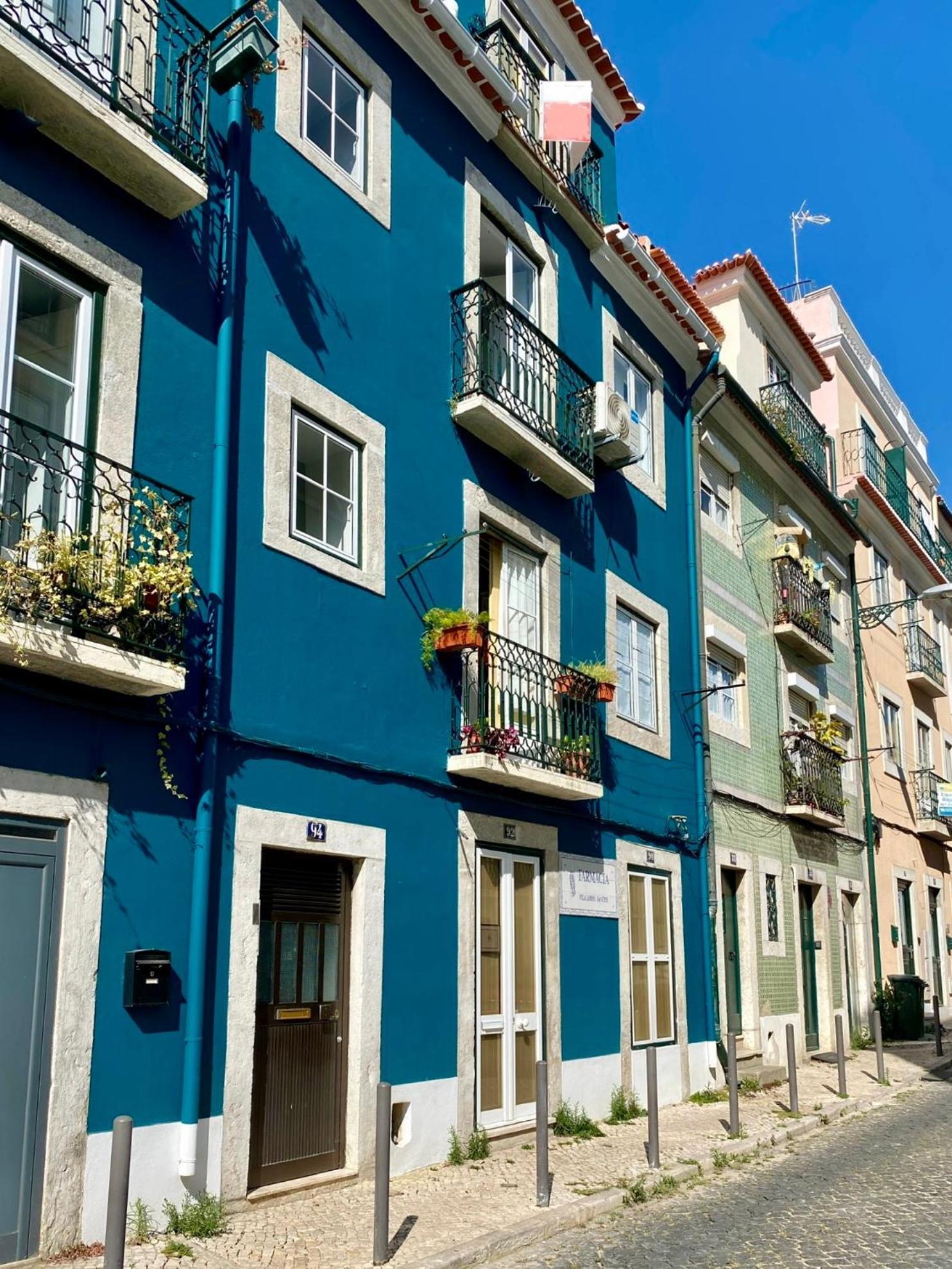 Farmacia Lobos Apartment Lissabon